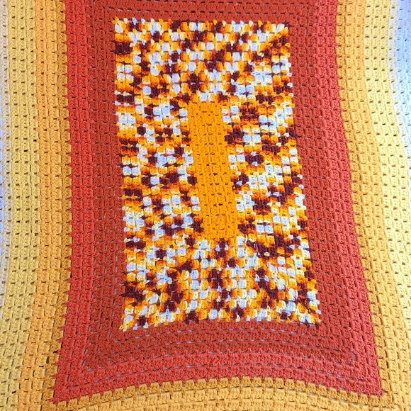 Vintage Handmade Crotched Throw Blanket‎